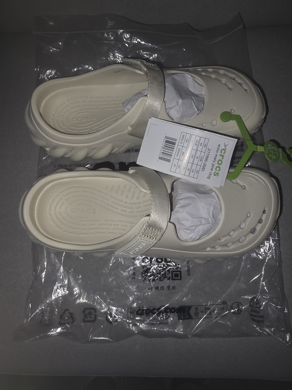 Womens Size 8 Echo Mary Jane Crocs (Cream) Brand New With Tags - Picture 6 of 14
